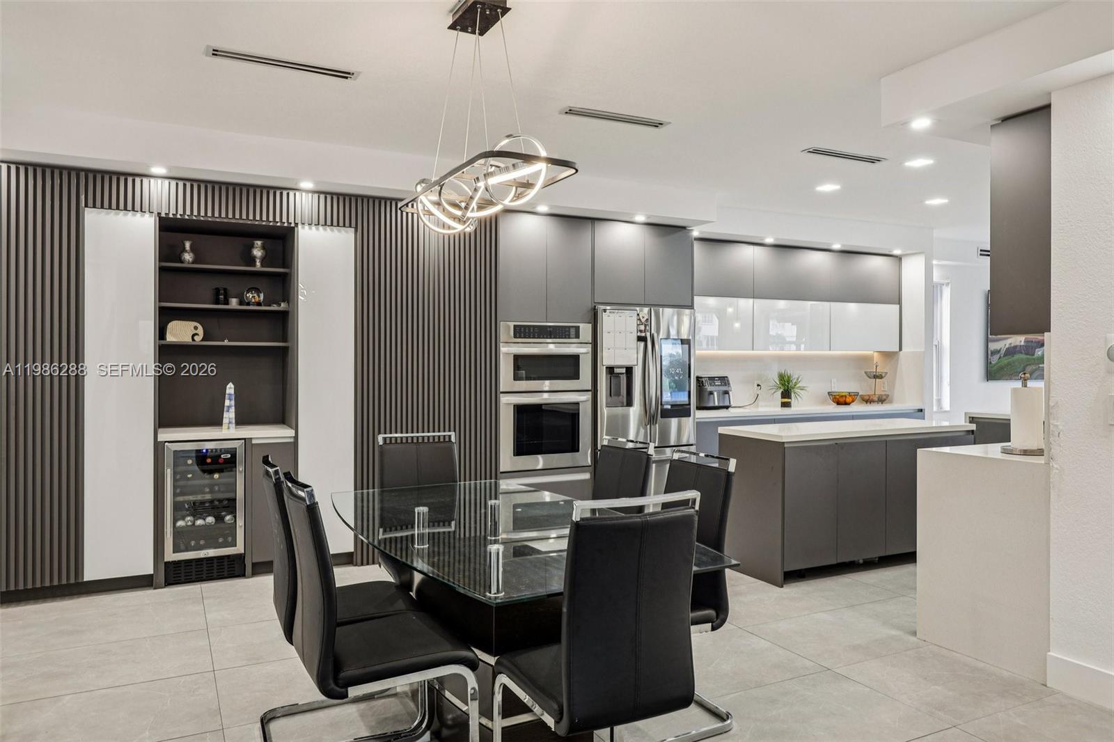 DORAL ISLES NORTH SEC ONE - Residential