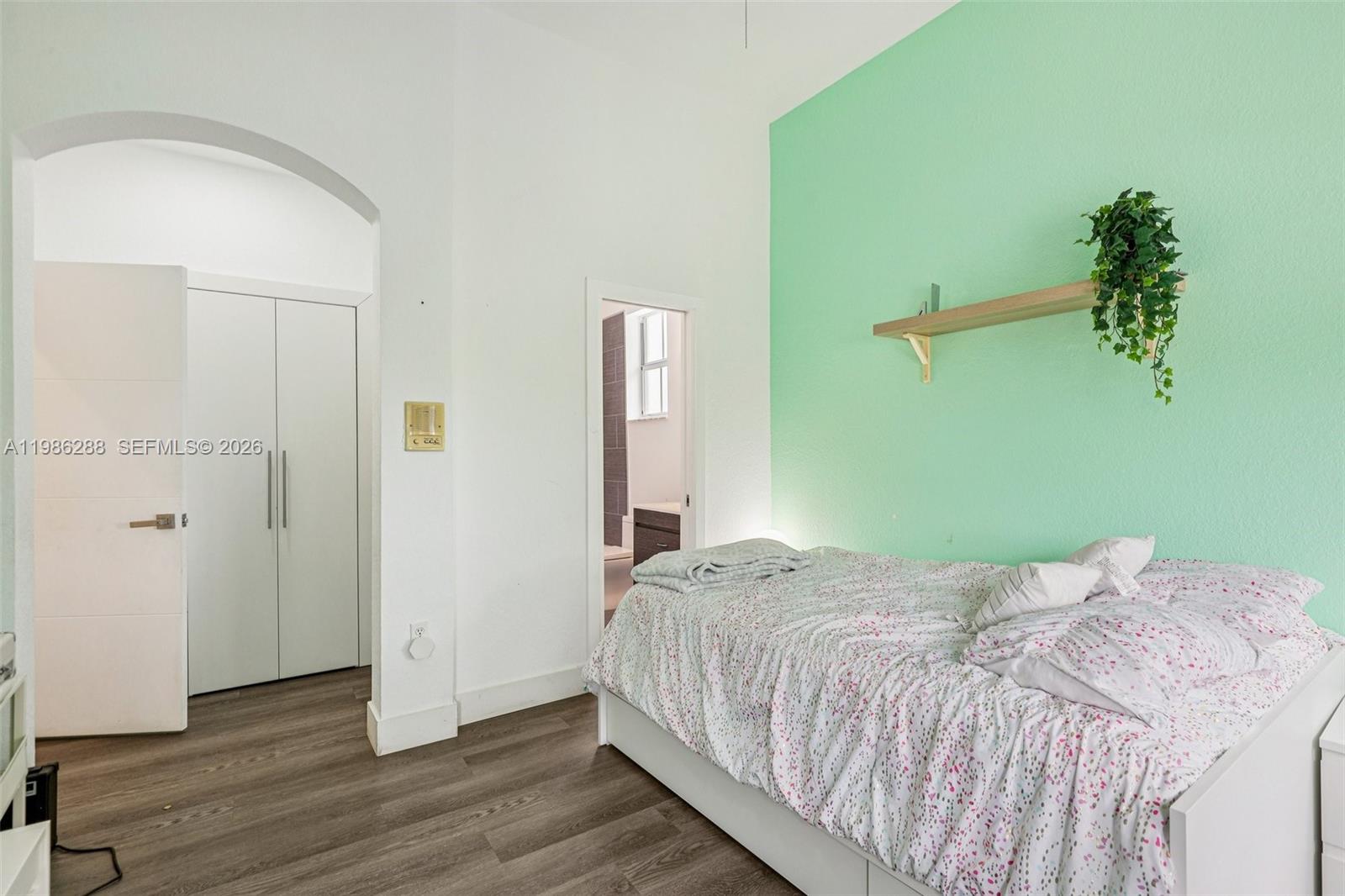 DORAL ISLES NORTH SEC ONE - Residential