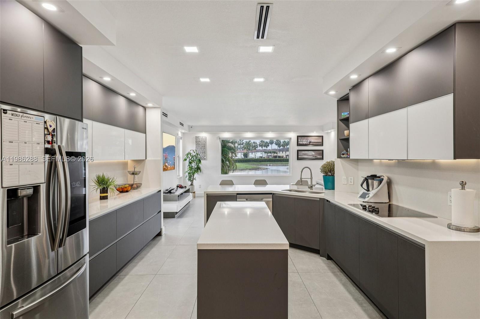 DORAL ISLES NORTH SEC ONE - Residential