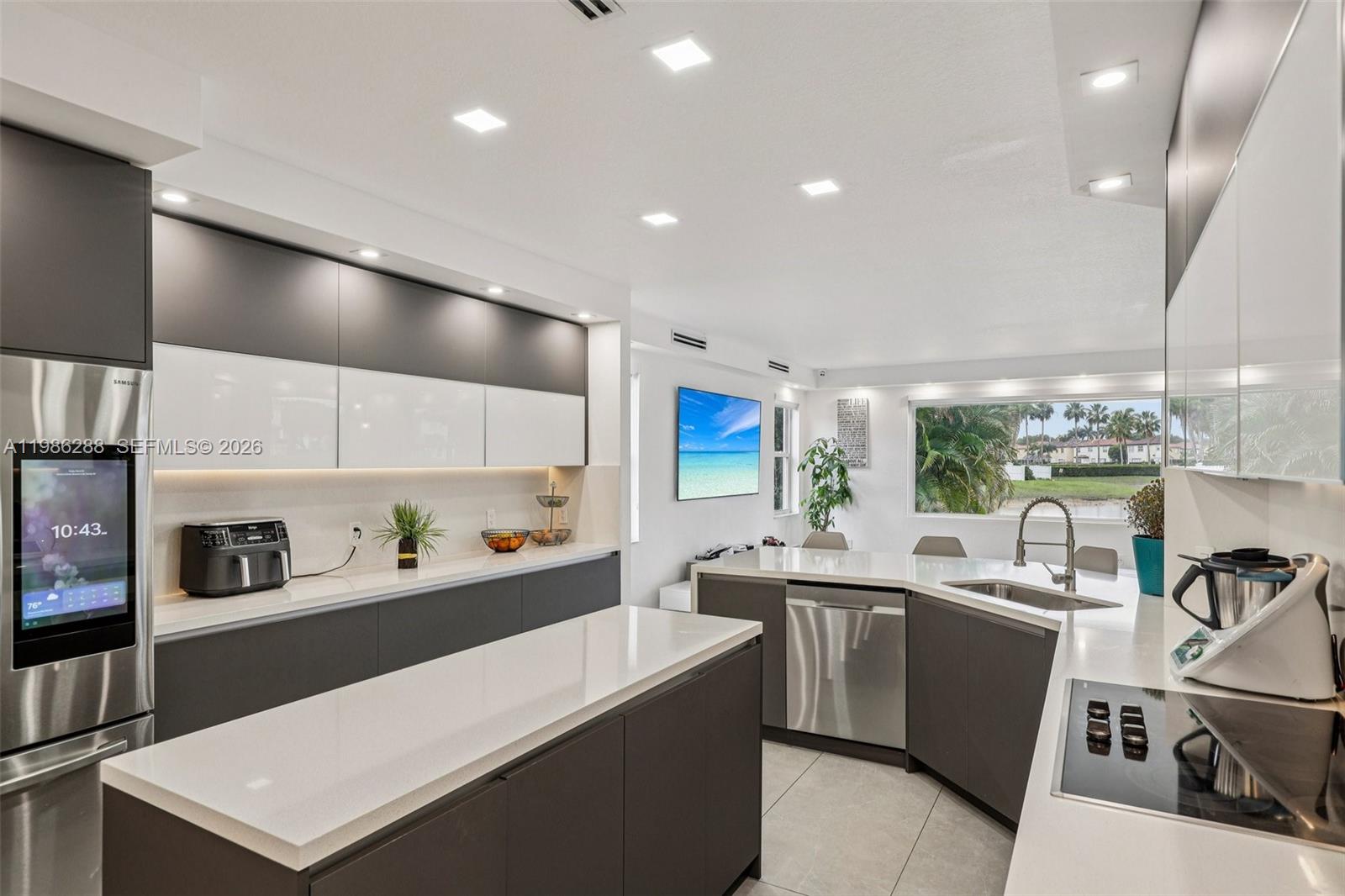 DORAL ISLES NORTH SEC ONE - Residential