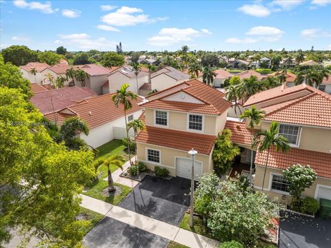 Photo of 934 SW 179th Ave, Pembroke Pines, FL 33029 (MLS # A11842055)