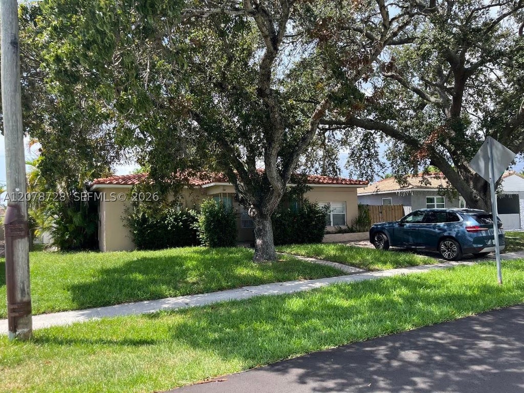 Photo of 218 SE 3rd Ter #n/a, Dania Beach, FL 33004 (MLS # A12078728)