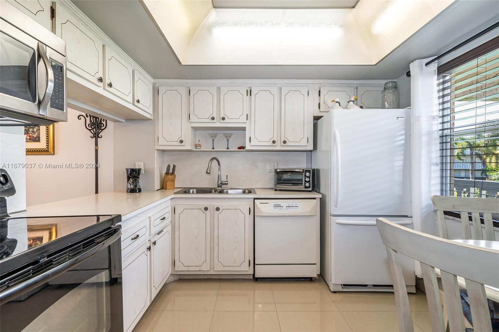 SANDALFOOT SOUTH THREE CO - Residential Lease