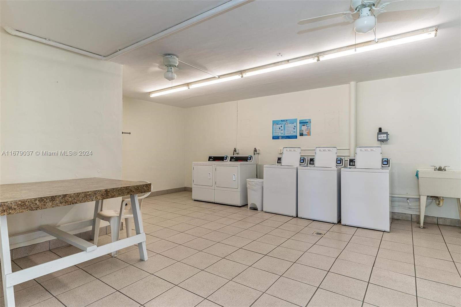 SANDALFOOT SOUTH THREE CO - Residential Lease