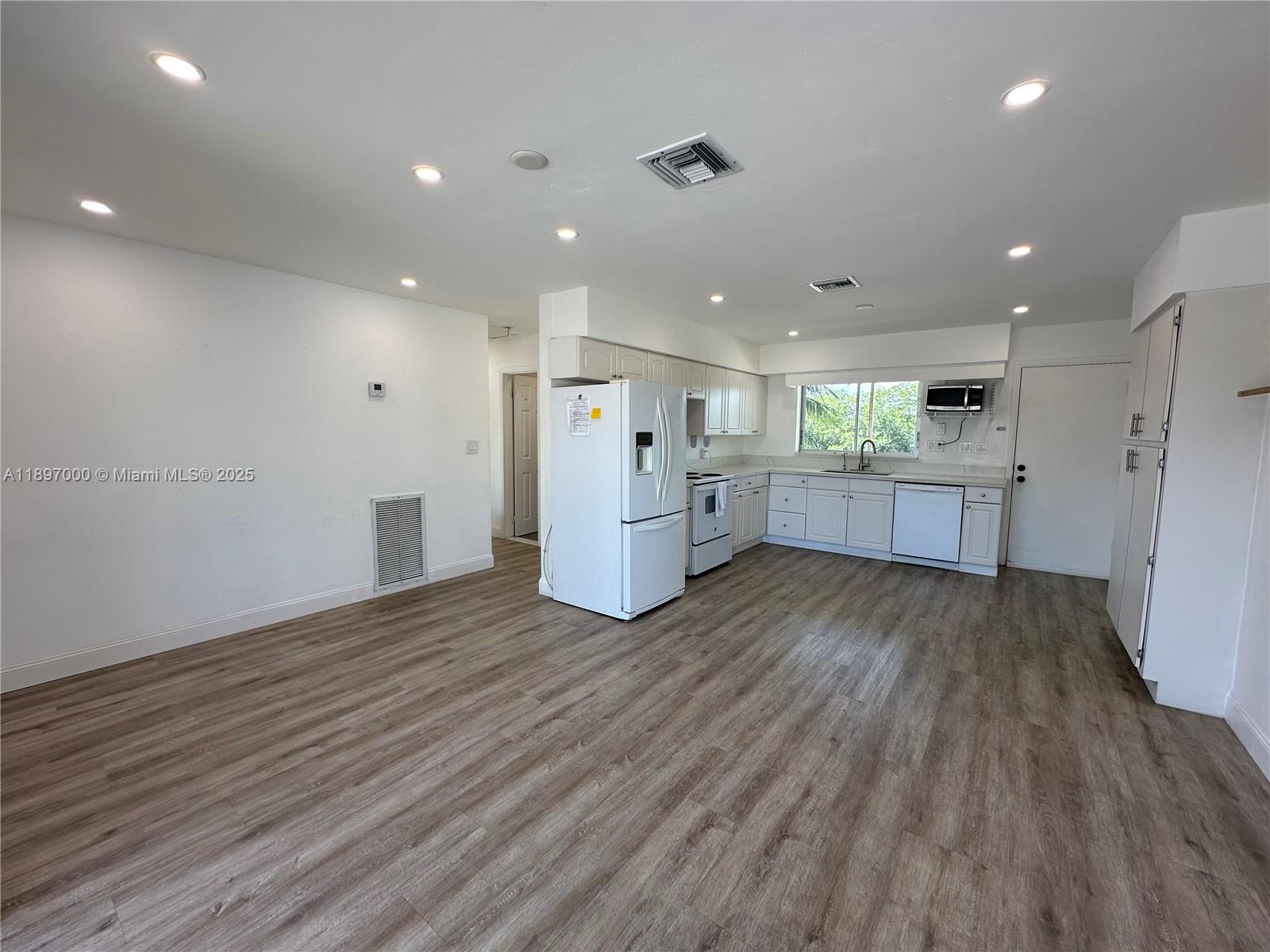 WHITE MARLIN BEACH SEC 2 - Residential