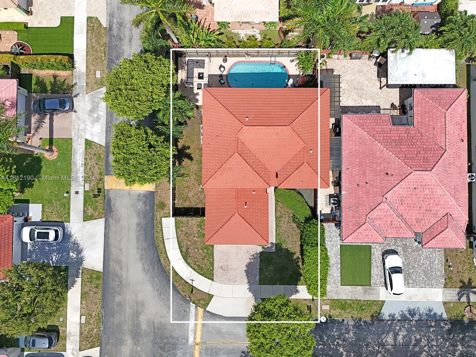 POINCIANA AT SUNSET LAKES - Residential
