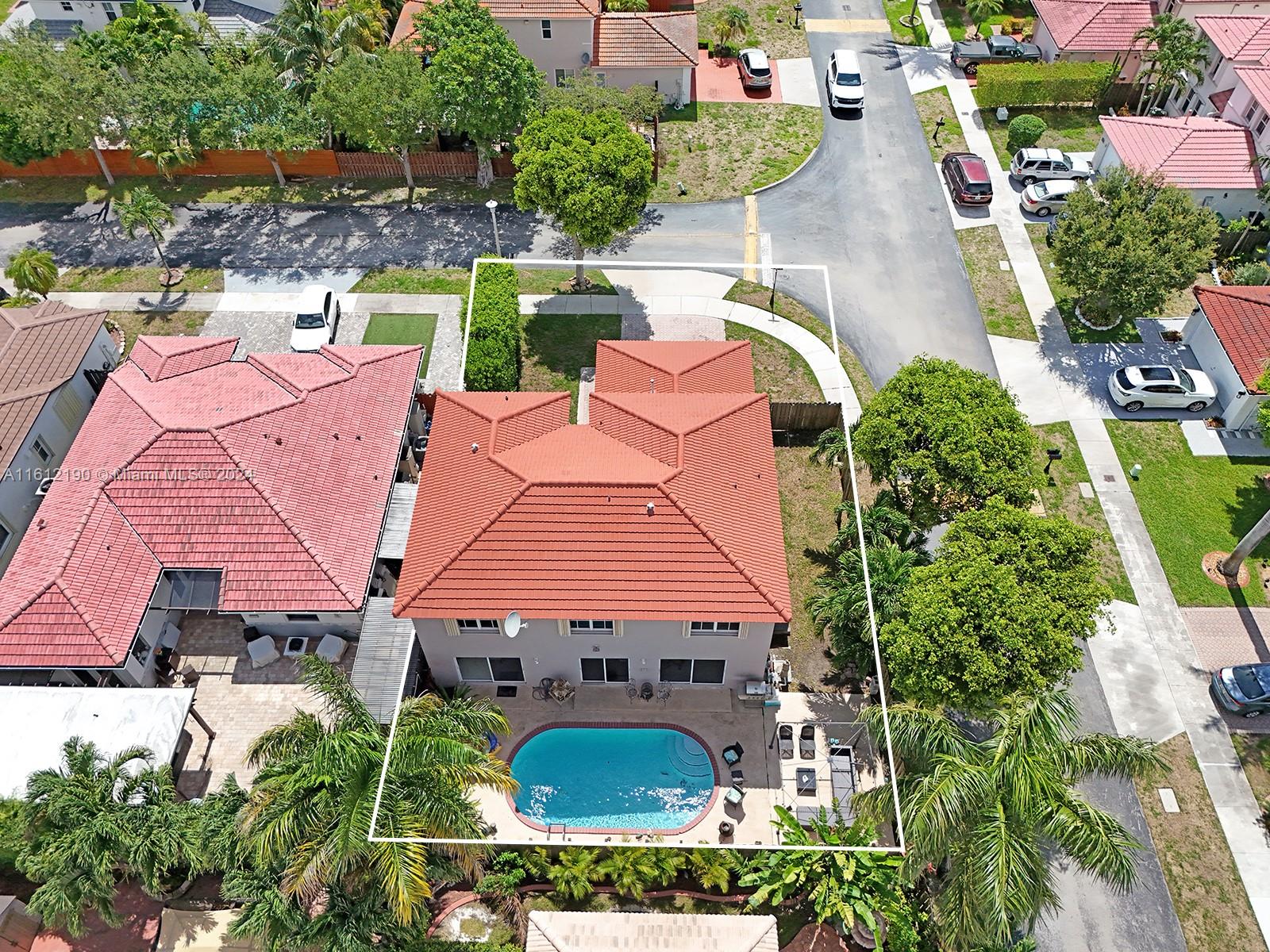 POINCIANA AT SUNSET LAKES - Residential