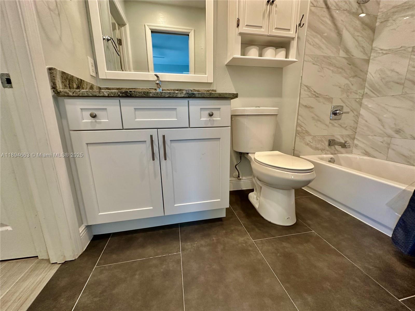 ROYAL WOODS - Residential