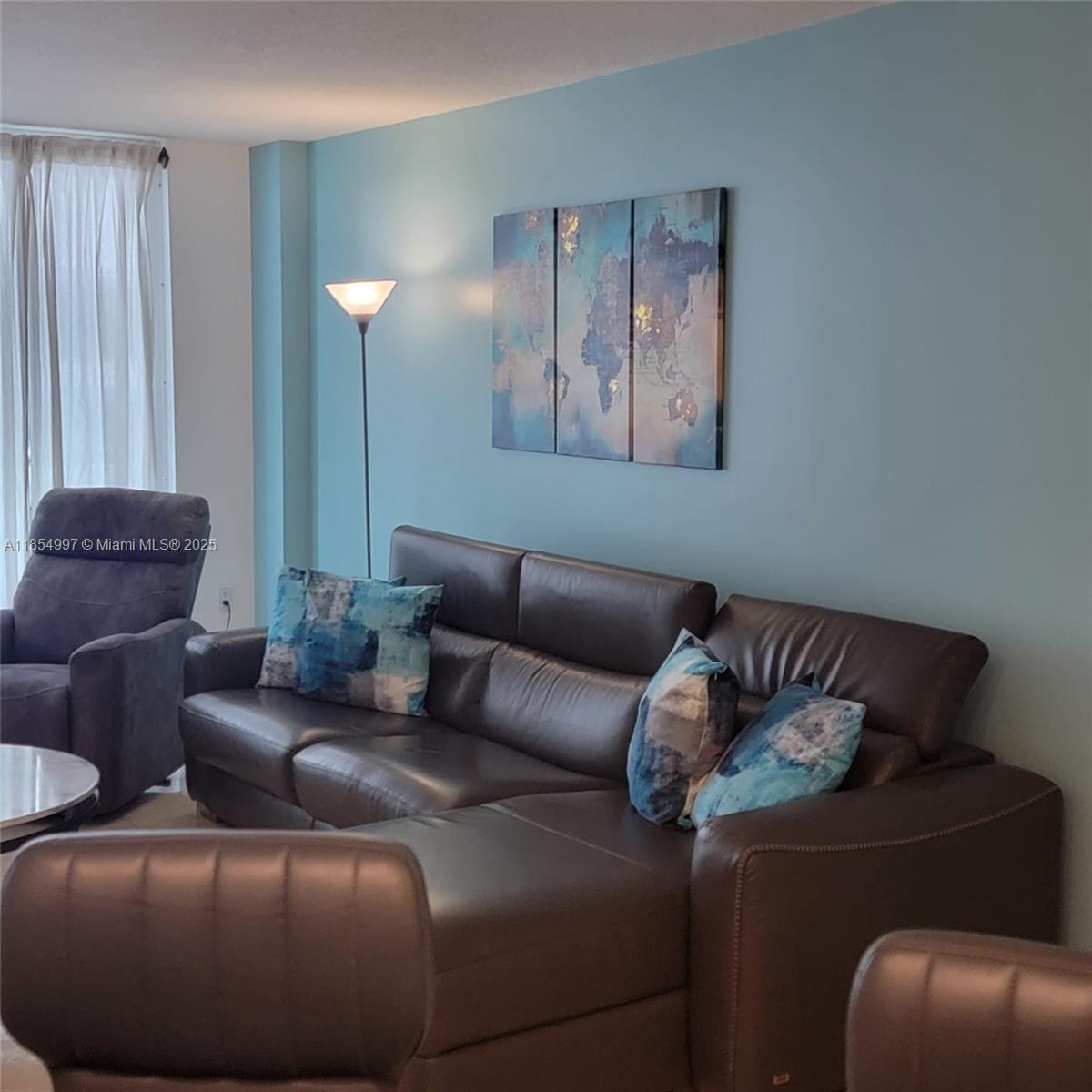 THE COLLINS CONDO - Residential