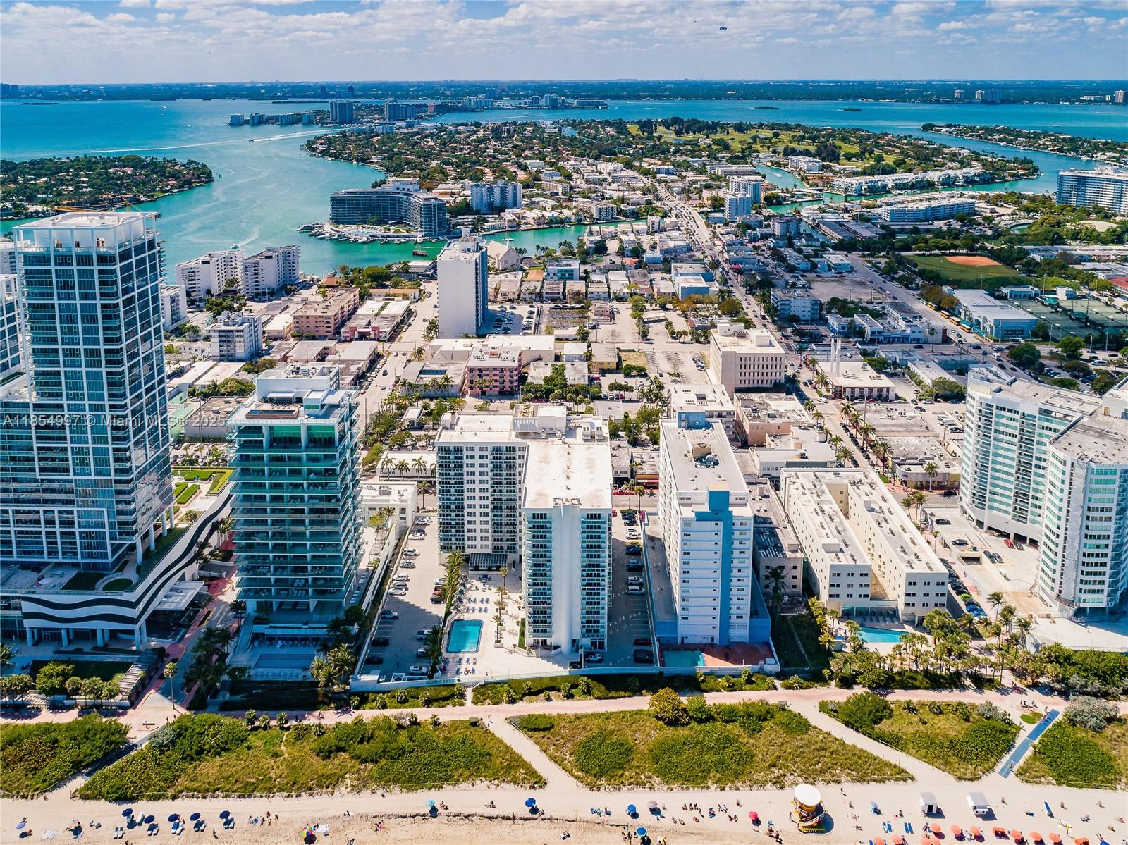 THE COLLINS CONDO - Residential