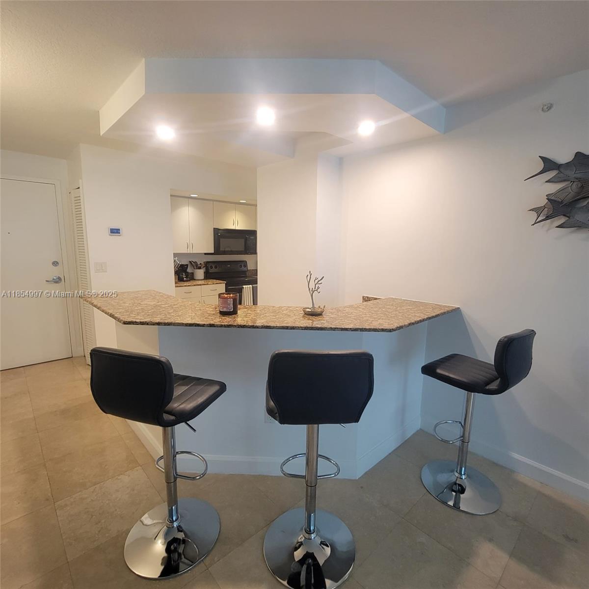 THE COLLINS CONDO - Residential