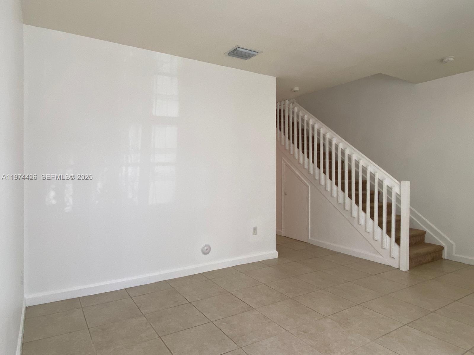 COCO PALM ESTATES - Residential Lease