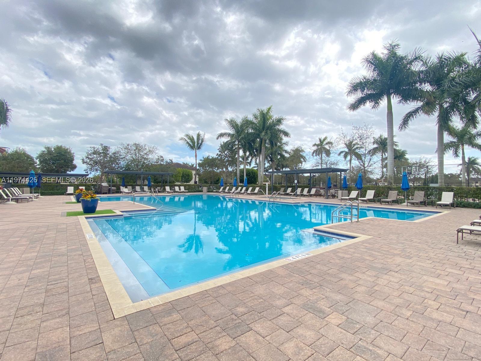 COCO PALM ESTATES - Residential Lease