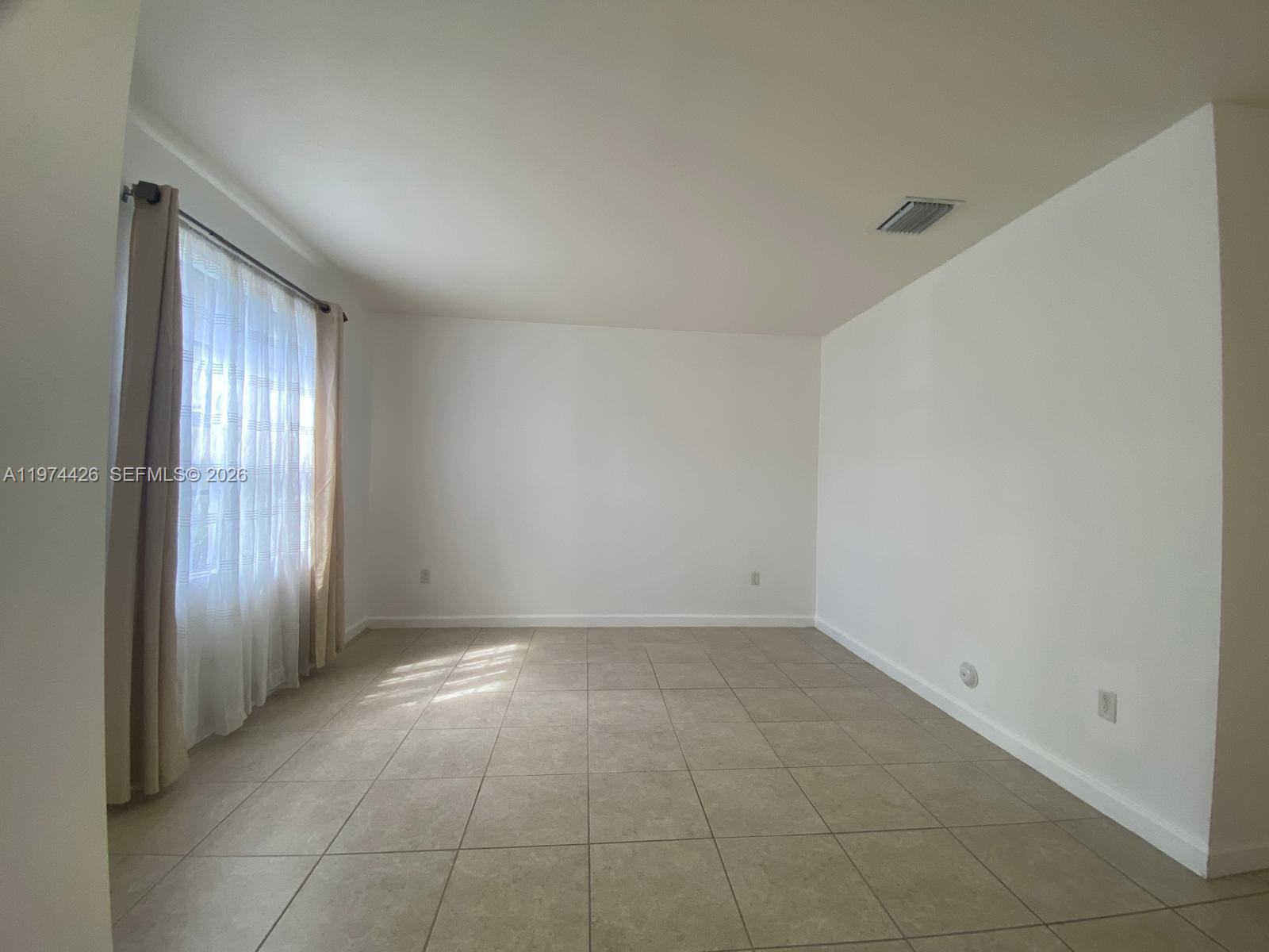 COCO PALM ESTATES - Residential Lease