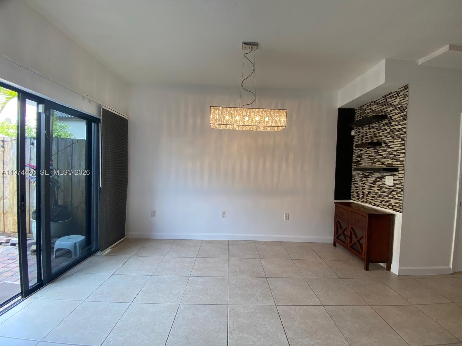 COCO PALM ESTATES - Residential Lease