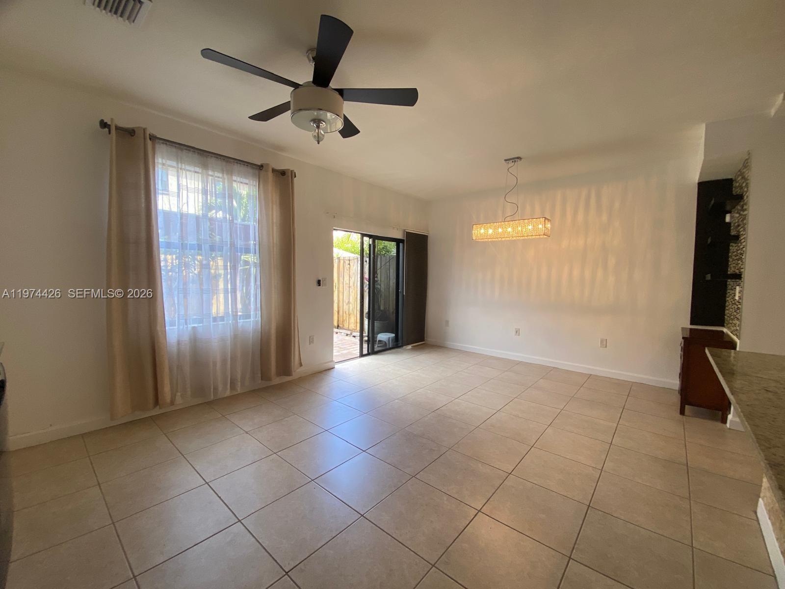 COCO PALM ESTATES - Residential Lease