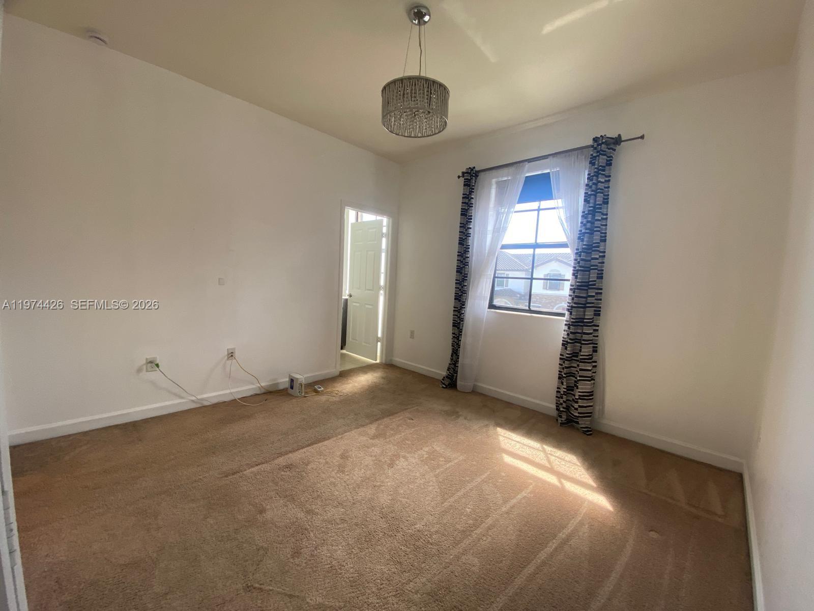 COCO PALM ESTATES - Residential Lease