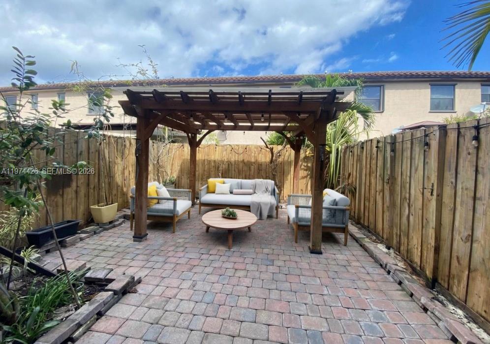 COCO PALM ESTATES - Residential Lease