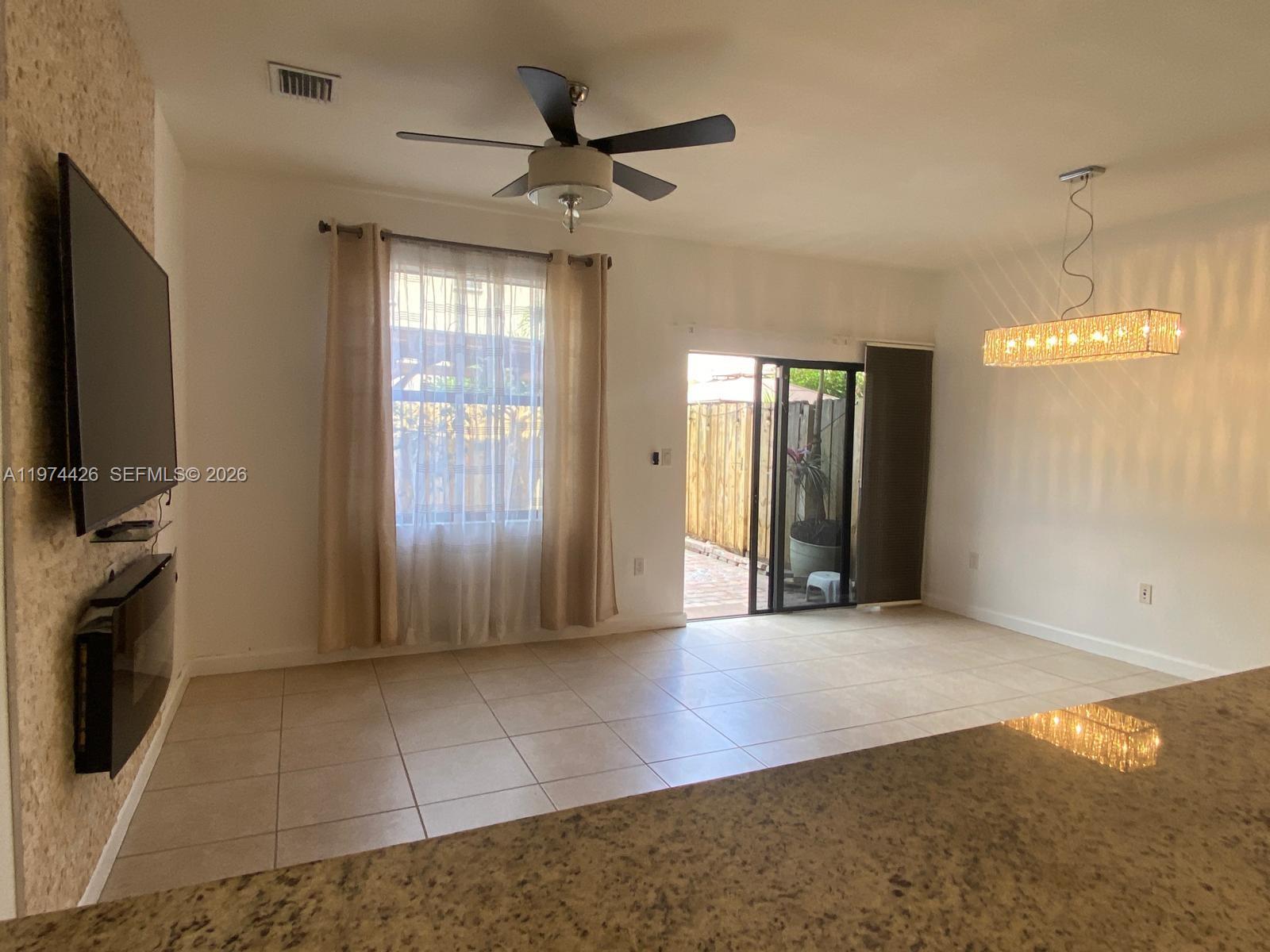 COCO PALM ESTATES - Residential Lease