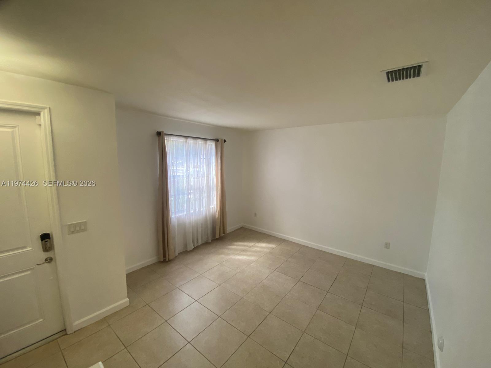 COCO PALM ESTATES - Residential Lease