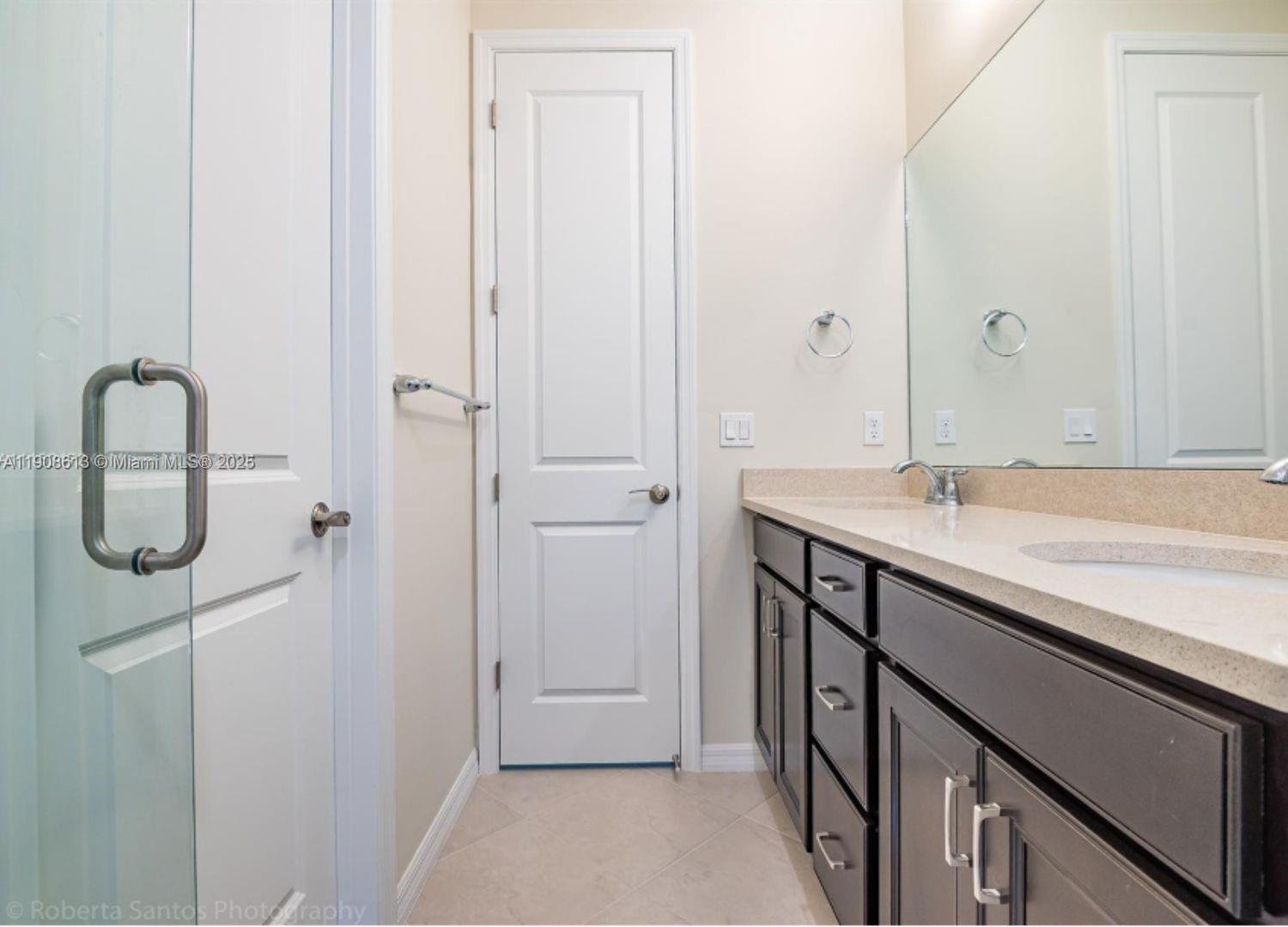 HILLCREST COUNTRY CLUB NO - Residential Lease