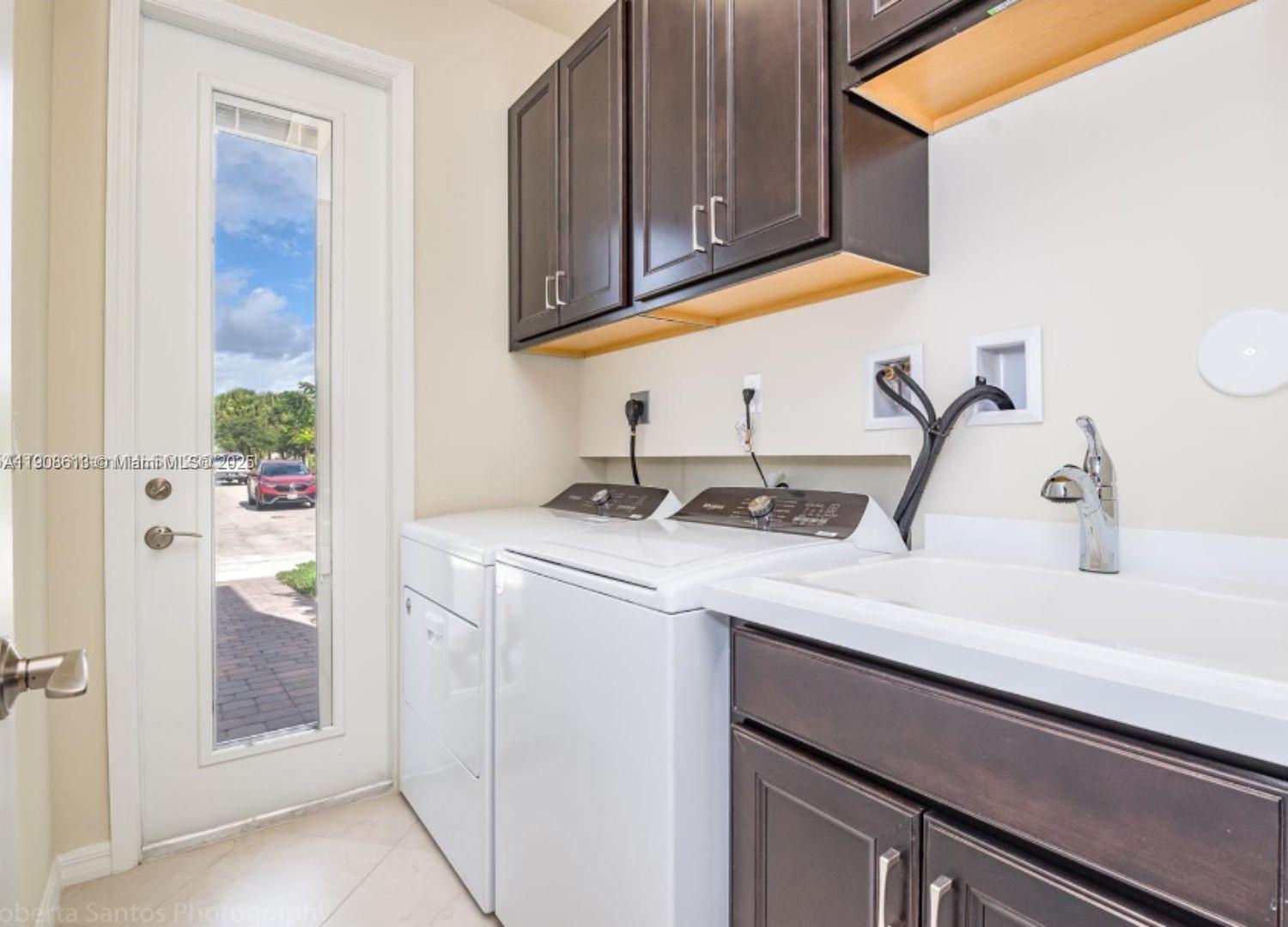 HILLCREST COUNTRY CLUB NO - Residential Lease