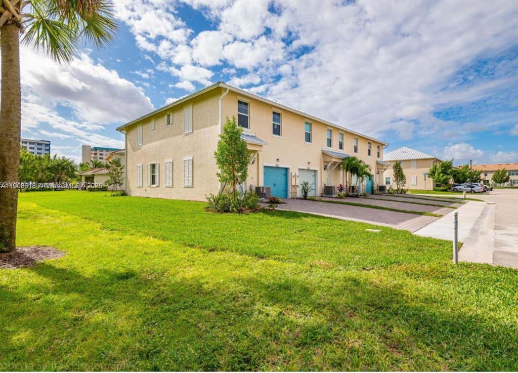 Photo of 3932 Long Leaf Ln, Hollywood, FL 33021 (MLS # A11908613)