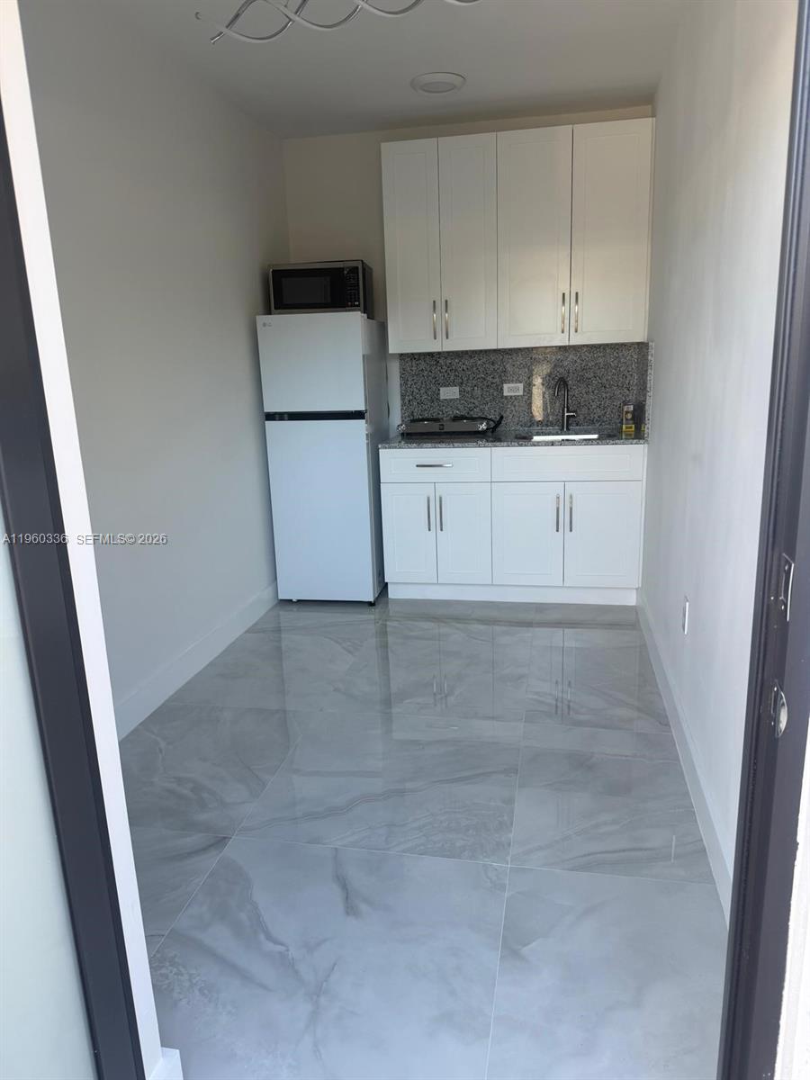 SUNSET WEST SEC 2 - Residential Lease