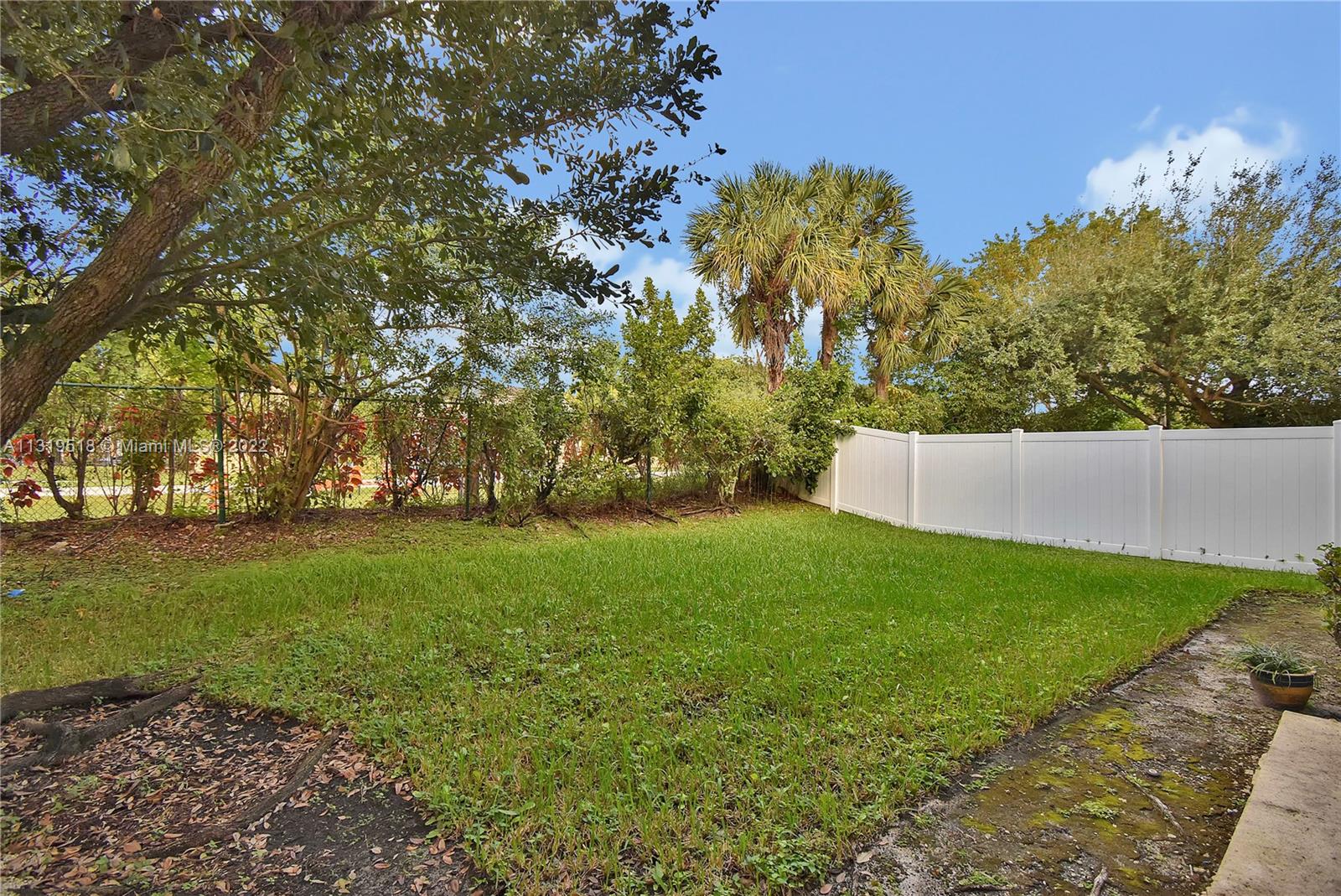 Photo 18 of 25 of 15811 SW 48th Mnr house