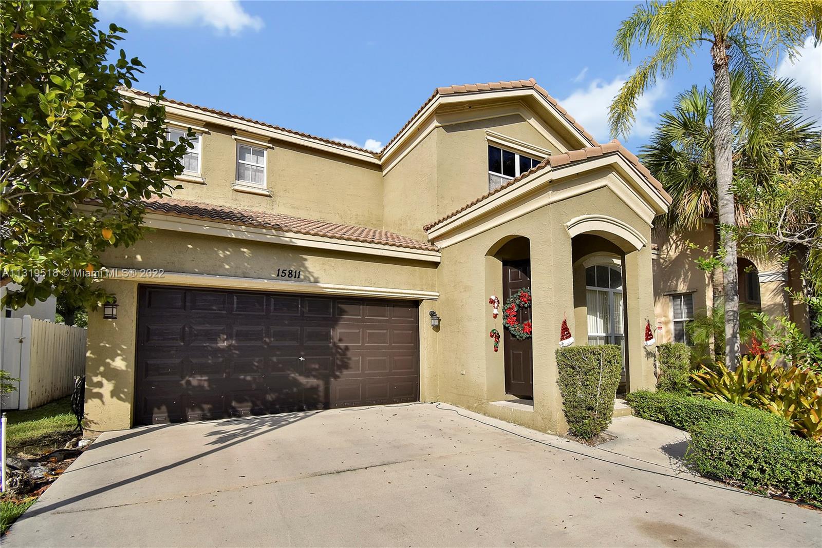 Photo 1 of 25 of 15811 SW 48th Mnr house