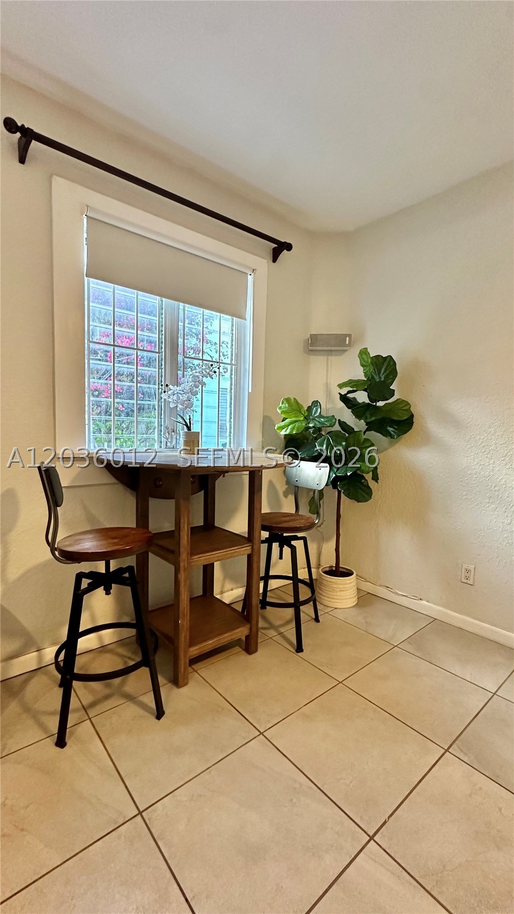 842 Meridian Ave 1E