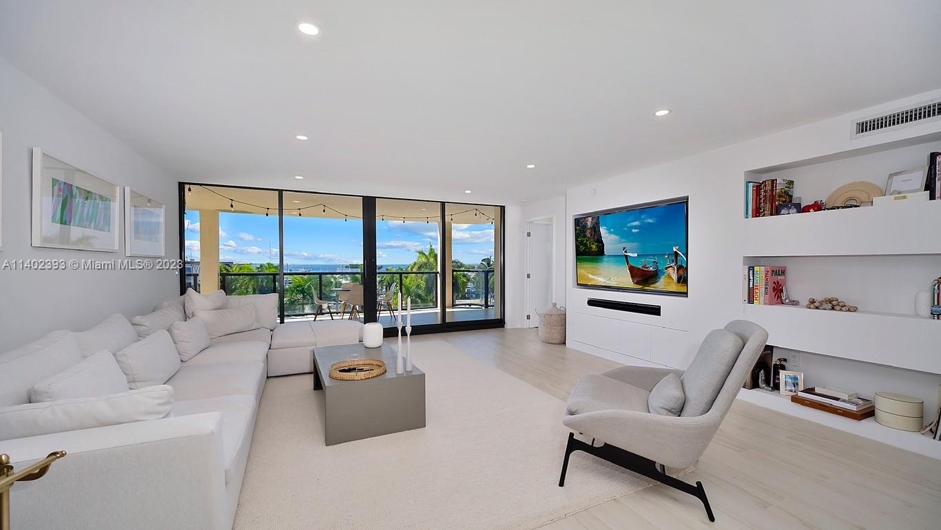 This exceptional apartment has direct bay and marina views, a custom Italian kitchen and cabinetry in addition to a wraparound 800 sq. ft. balcony for sunset al fresco dining and entertaining. The newly renovated unit features two bedrooms, two bathrooms and an office, easily convertible to a third bedroom. Each aspect of the unit was considered, from the top tier appliances (Bosch, Fisher & Paykel) to the installation of a brand-new A/C unit and hurricane impact windows. The building has a boutique feel, housing only 2 units per floors, and has plentiful guest parking, a tennis court and 24/7 concierge. A 5 minutes walk from Cocowalk, shops and restaurants, with easy accessibility to great schools in Miami.