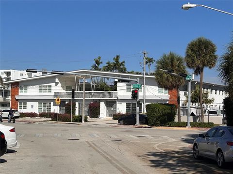8080 Tatum Waterway Dr 4 Miami Beach FL 33141