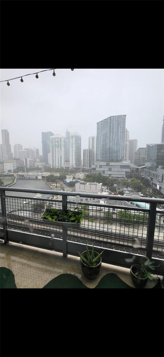 690 SW 1 CT 1722