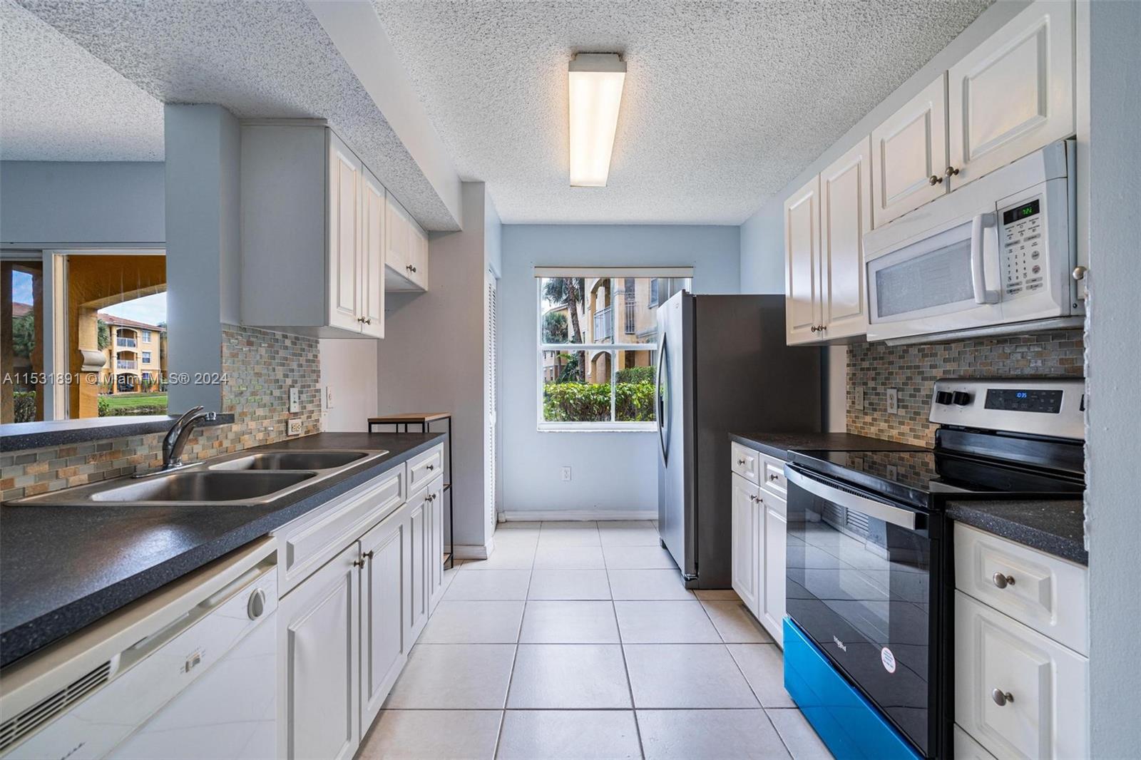 LA VIA CONDO - Residential