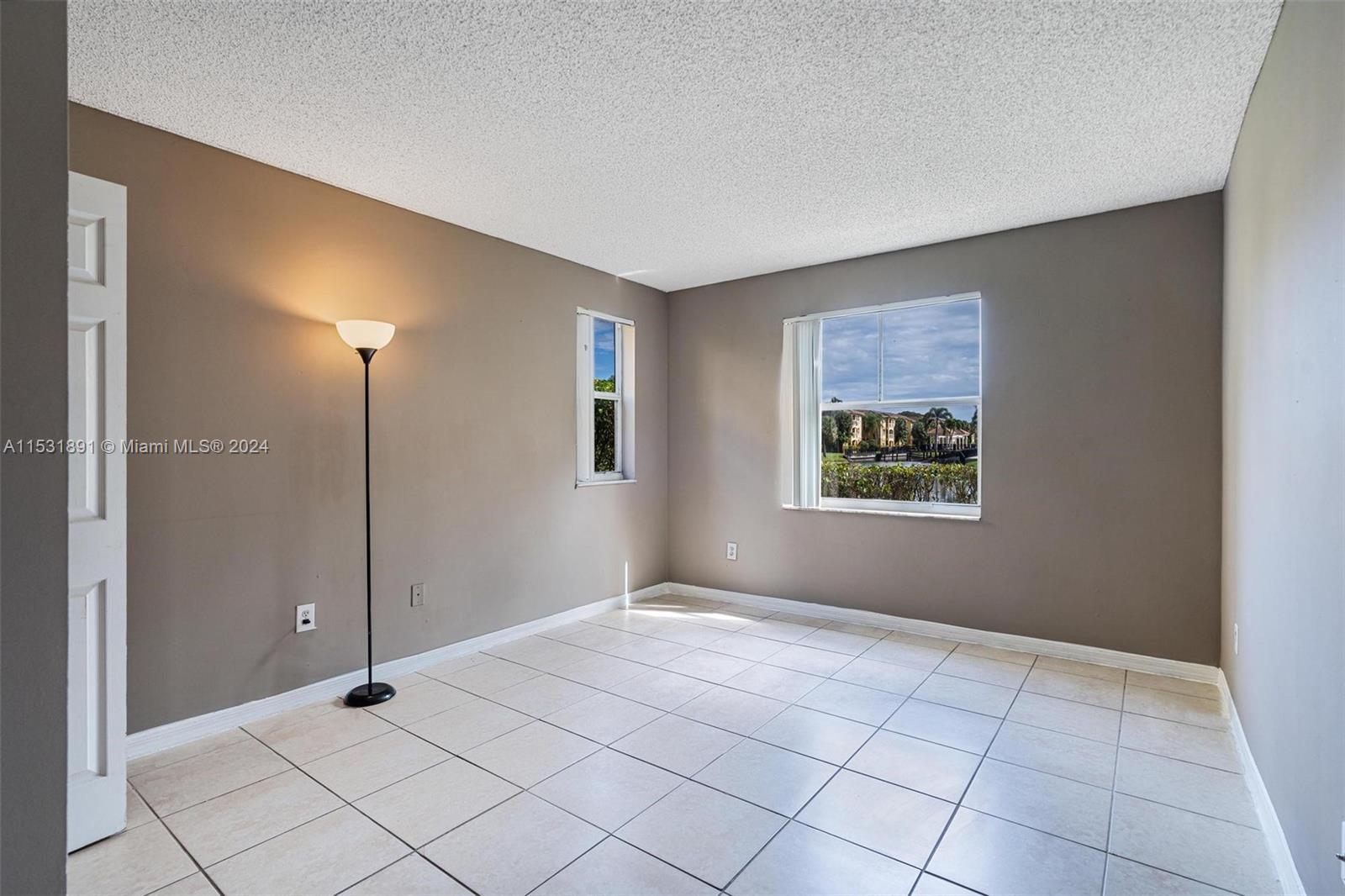 LA VIA CONDO - Residential