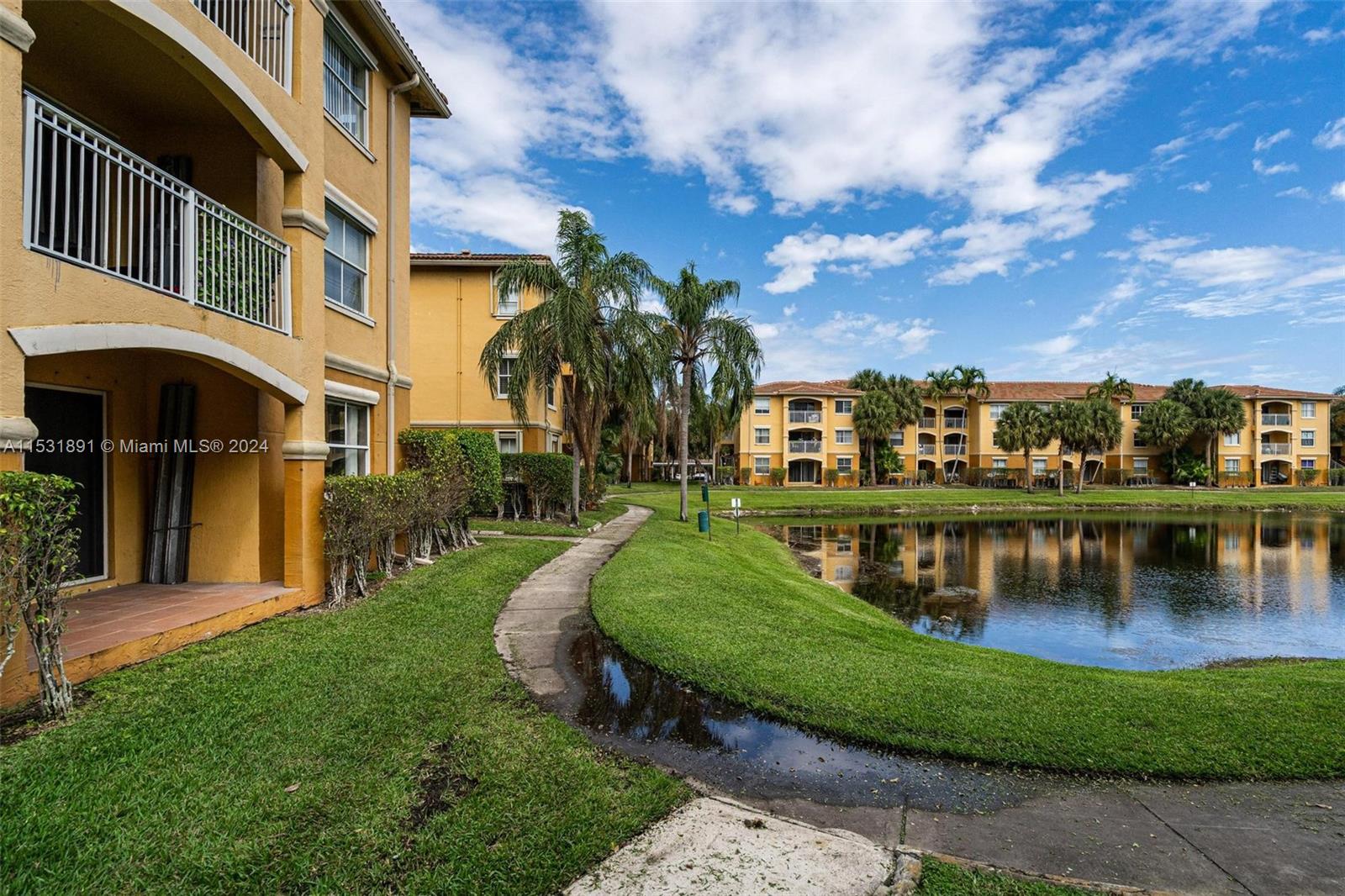 LA VIA CONDO - Residential