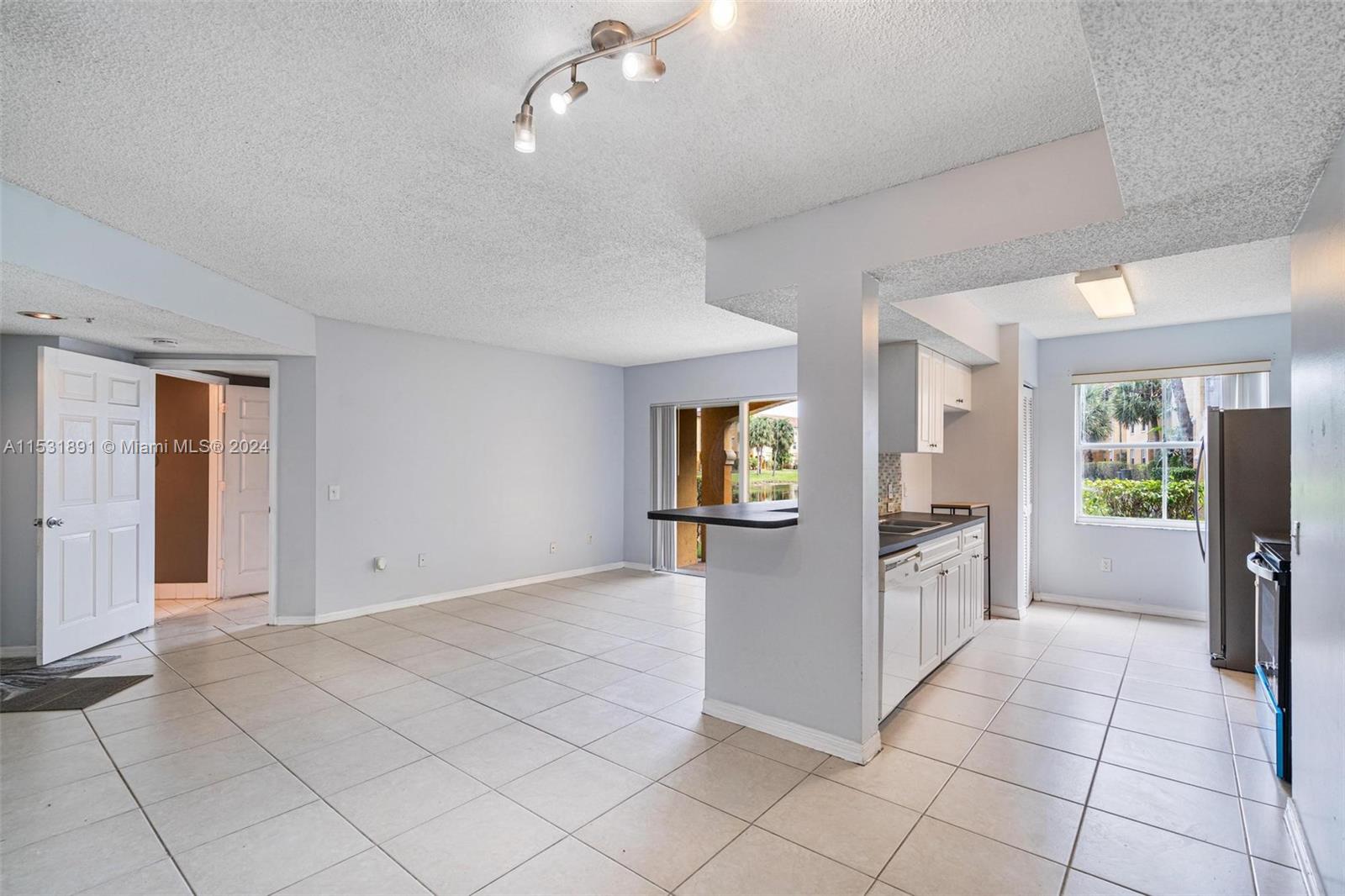 LA VIA CONDO - Residential