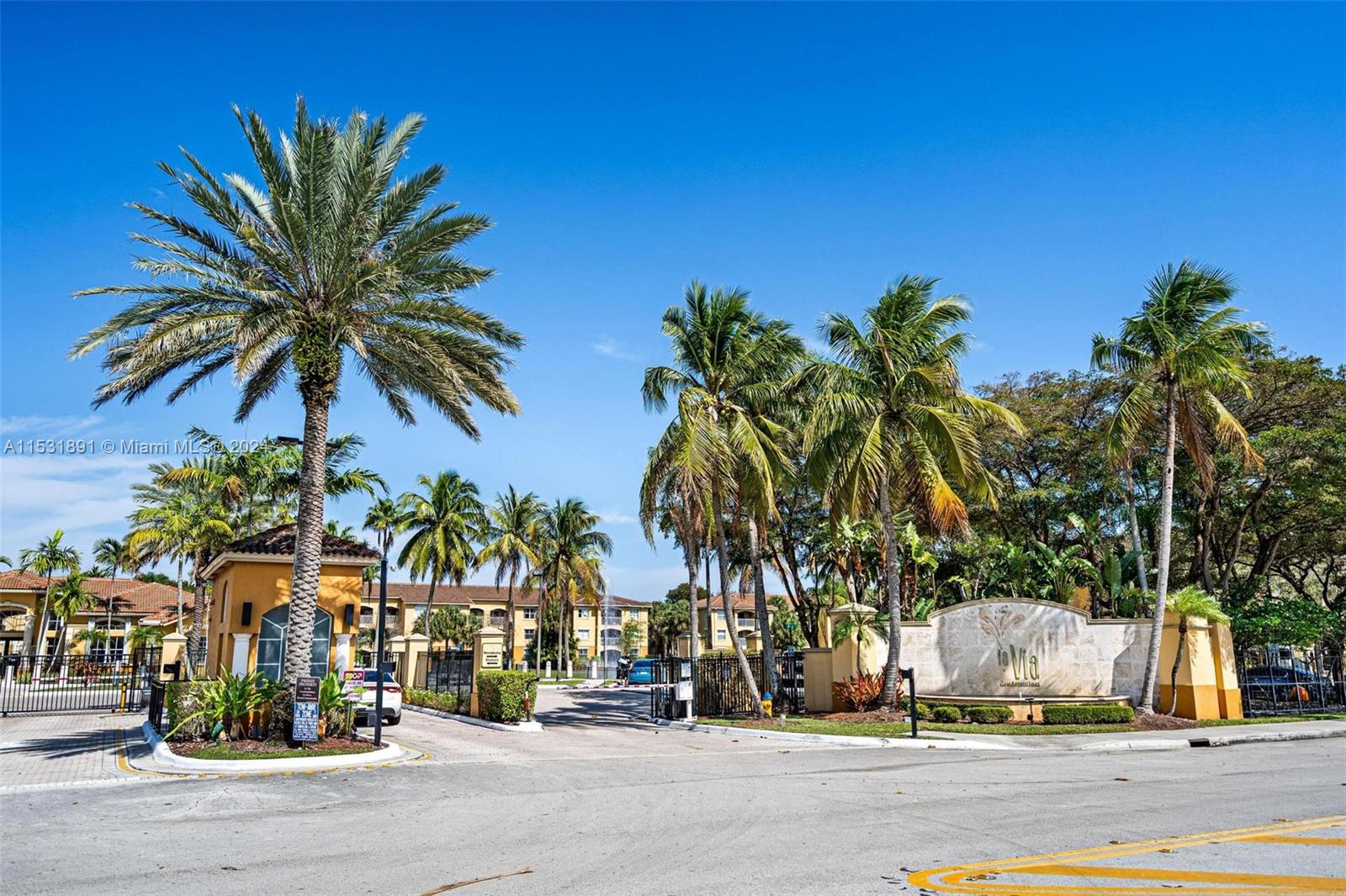 LA VIA CONDO - Residential