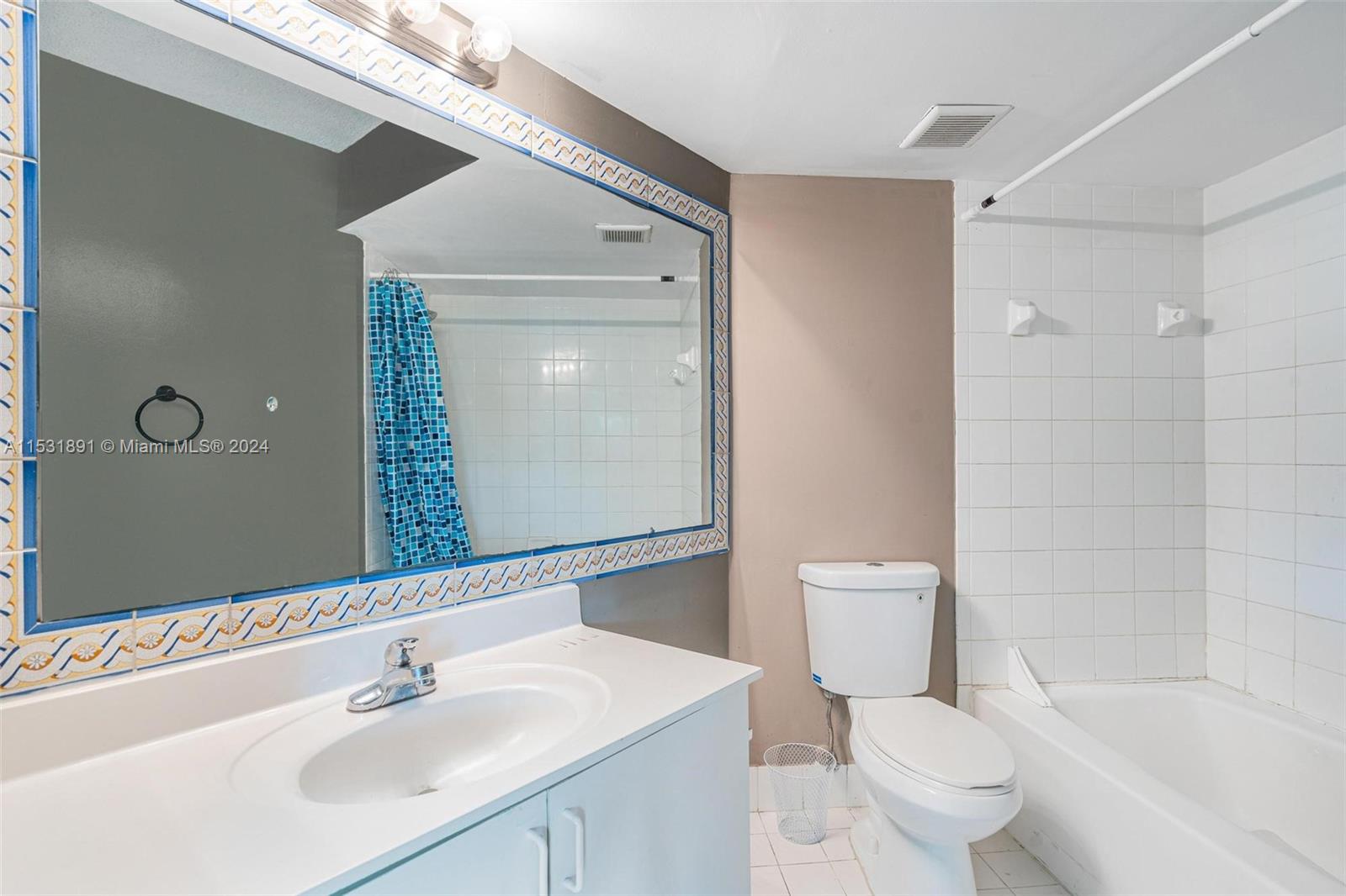 LA VIA CONDO - Residential