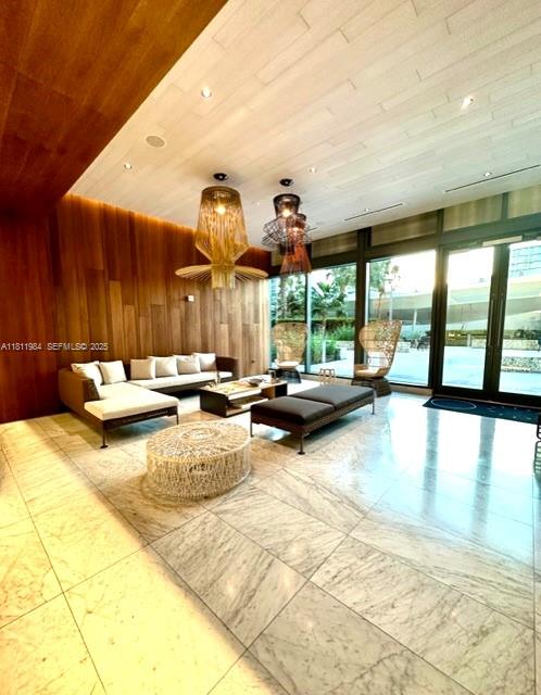 REACH AT BRICKELL CITY - Residential