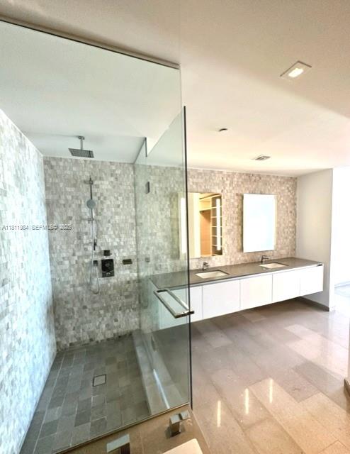 REACH AT BRICKELL CITY - Residential