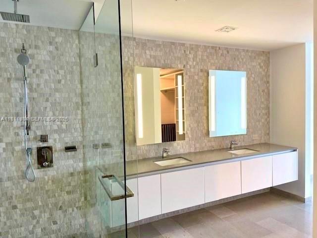 REACH AT BRICKELL CITY - Residential