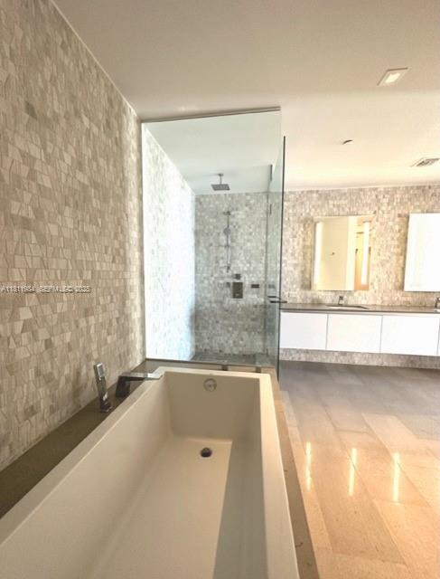 REACH AT BRICKELL CITY - Residential