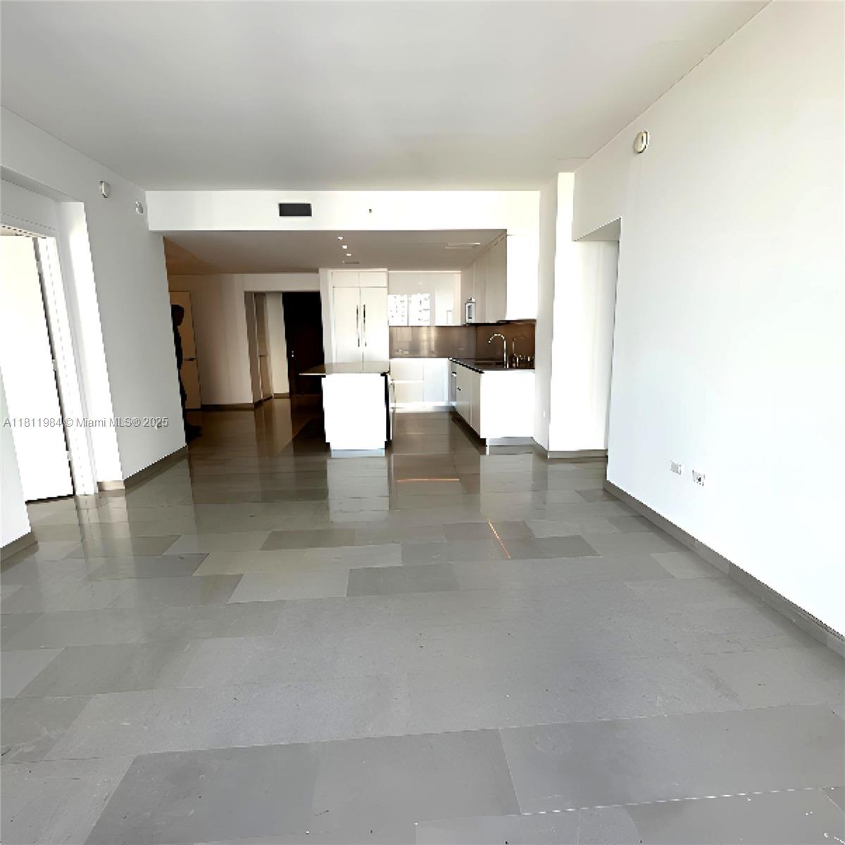 REACH AT BRICKELL CITY - Residential