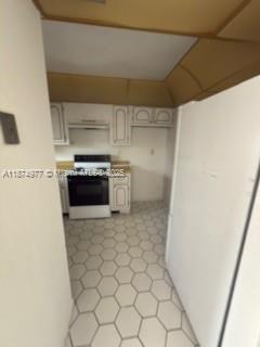 HOLLYBROOK GOLF AND TENNIS - Residential