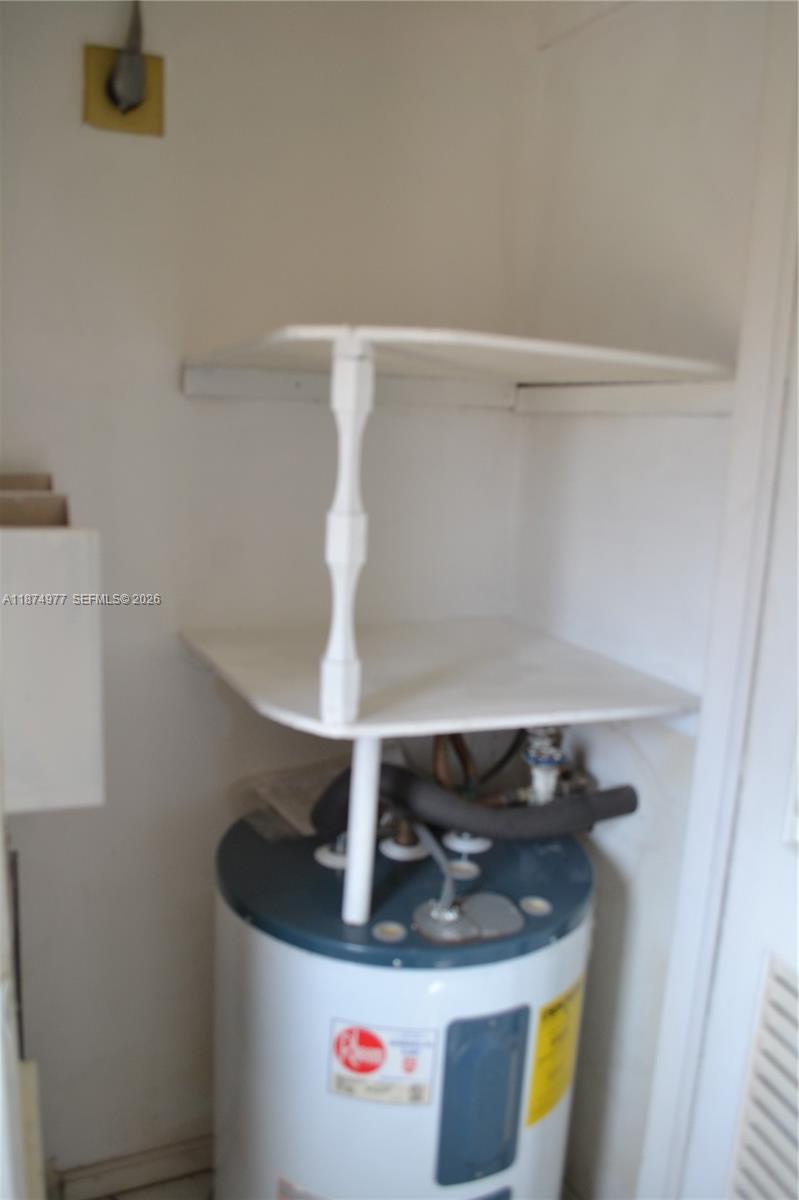 HOLLYBROOK GOLF AND TENNIS - Residential