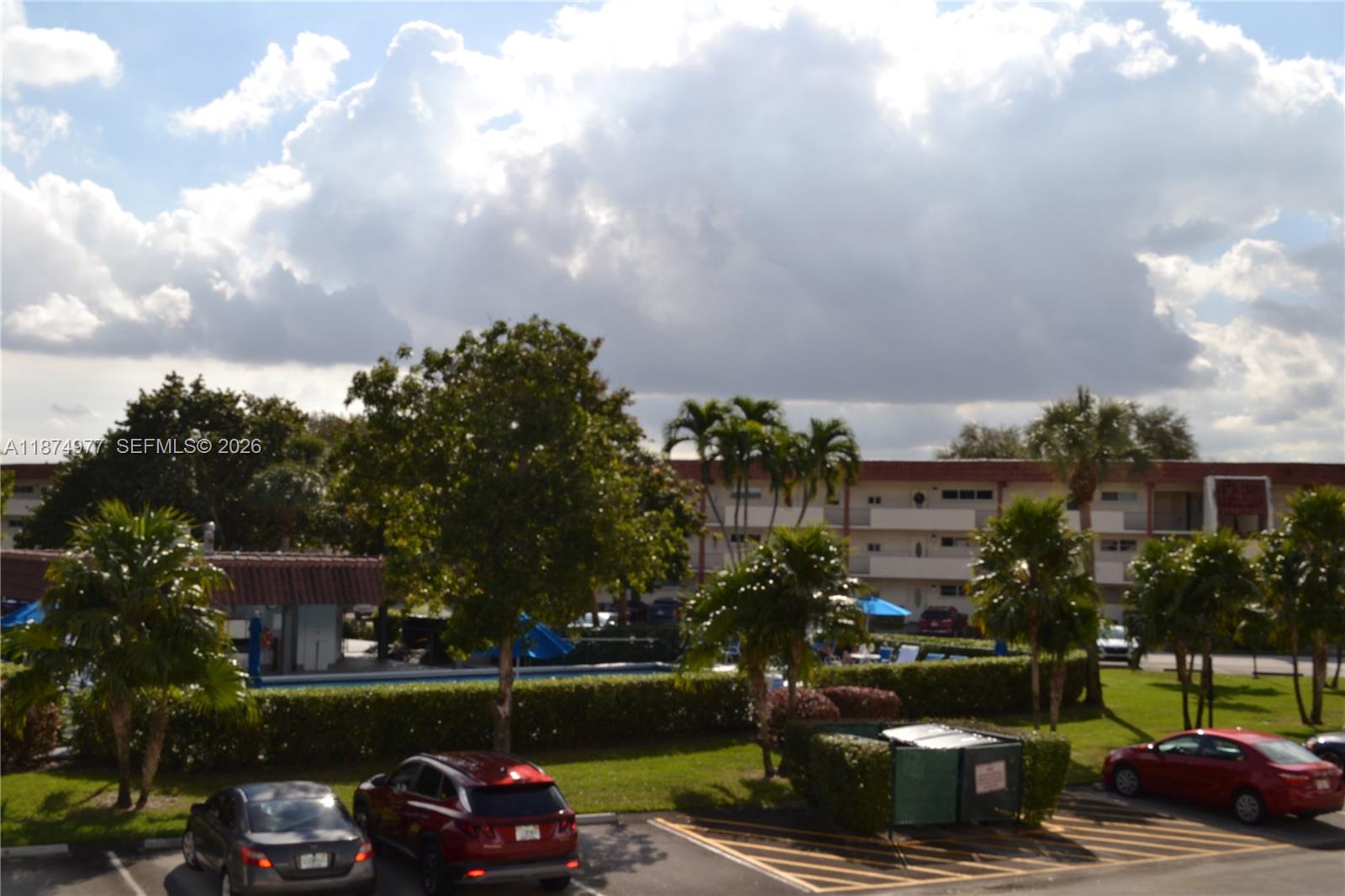 HOLLYBROOK GOLF AND TENNIS - Residential