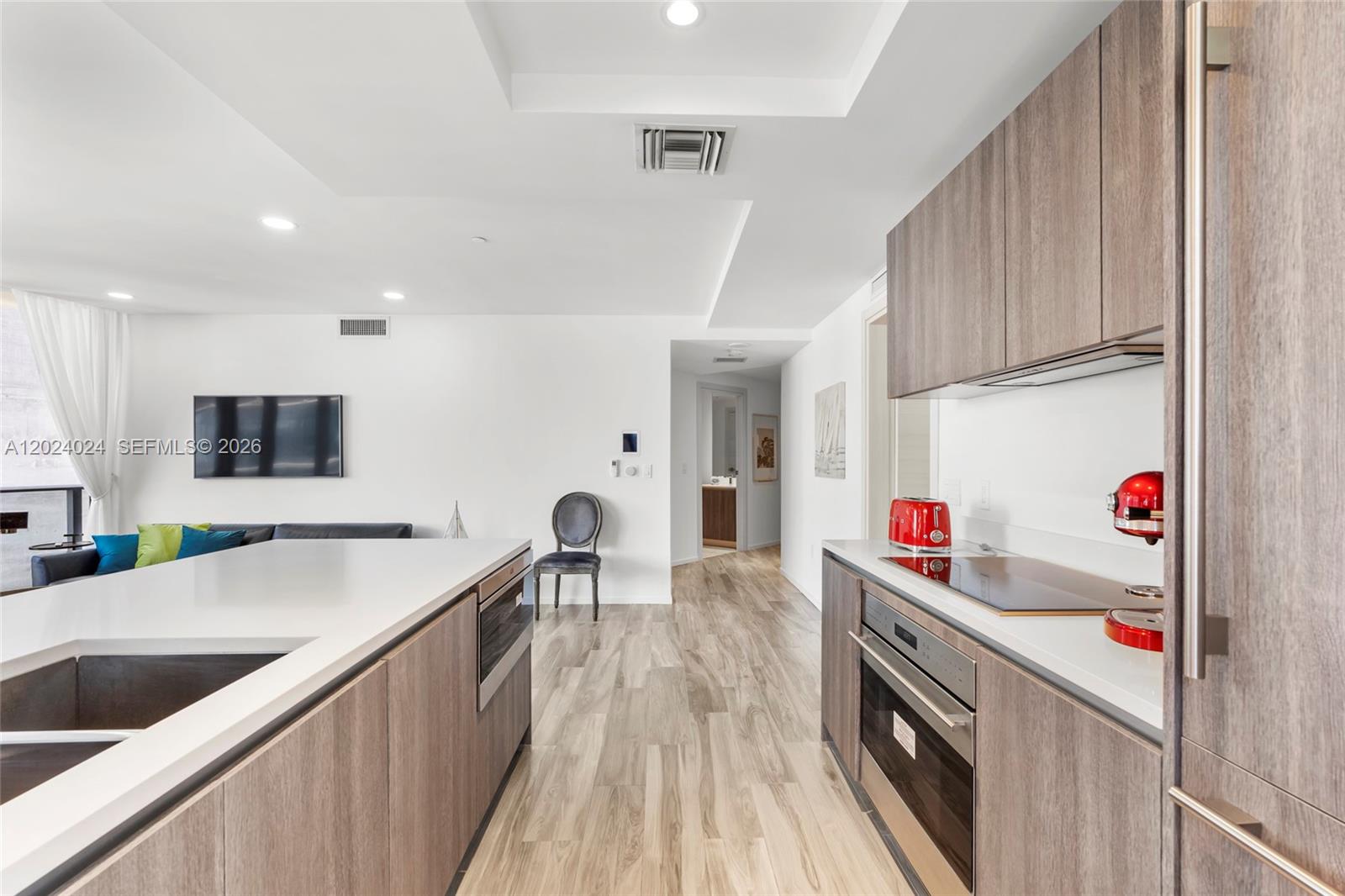 801 SMA RESIDENCES CONDO - Residential