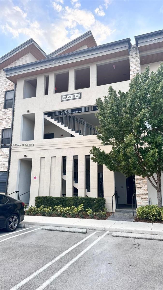 Property for Sale at 8045 Nw 104th Ave 35, Doral, Miami-Dade County, Florida - Bedrooms: 2 
Bathrooms: 2  - $445,000